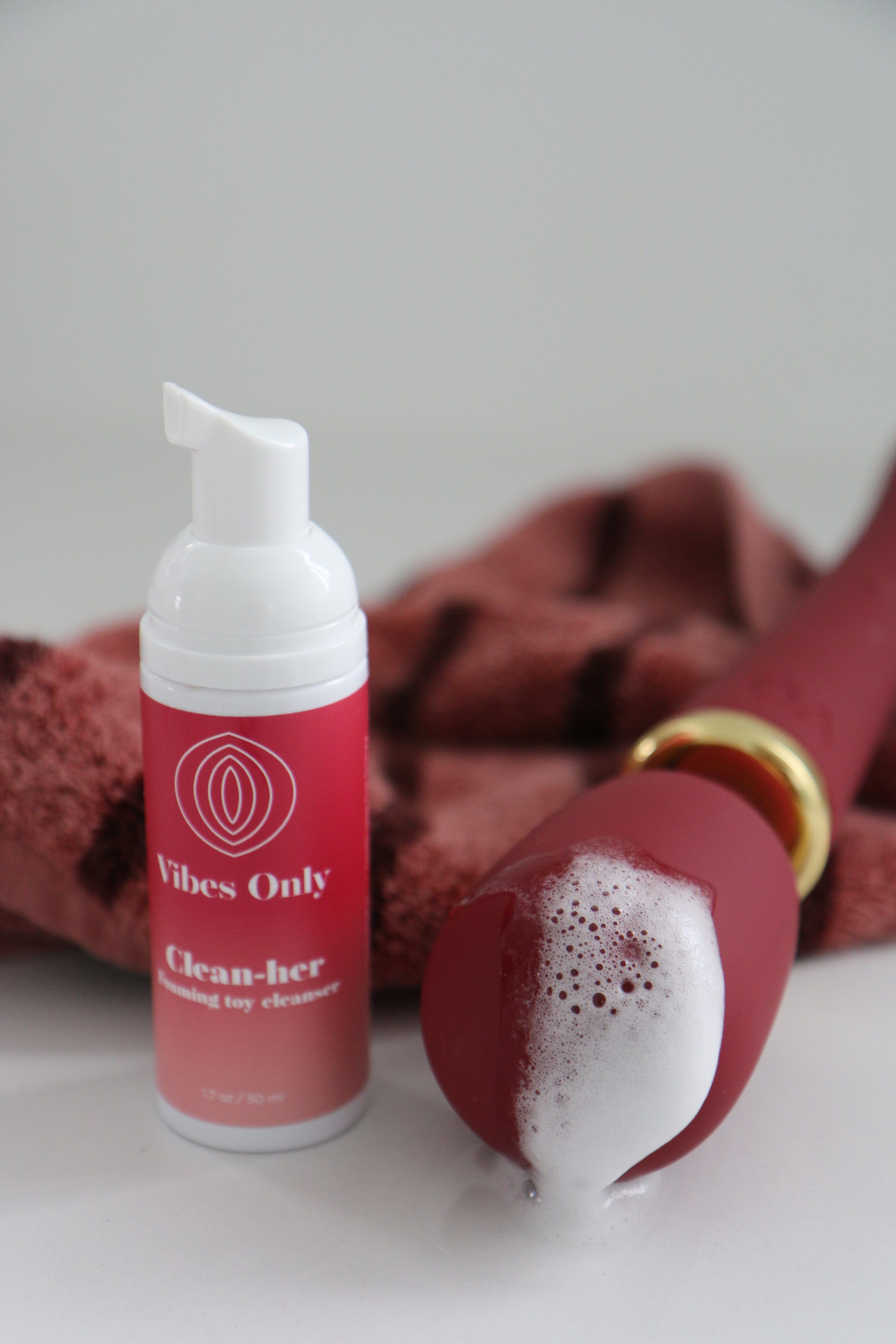 Clean-her Toy Cleanser